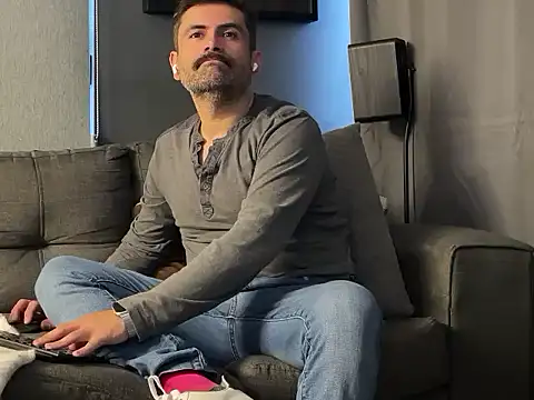 LukasMackenna online show from May 24, 12:49 pm
