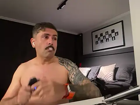 LukasMackenna online show from March 25, 10:47 am