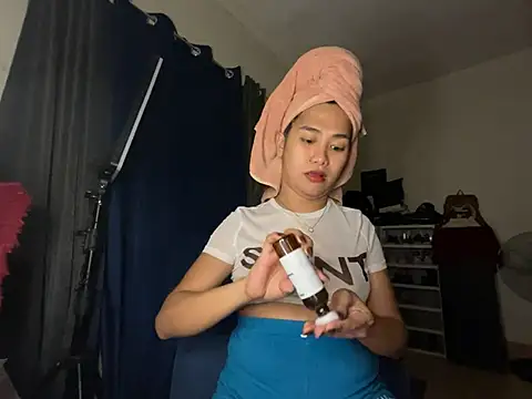 Mira Janee online show from February 28, 3:44 pm