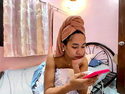 Mira Janee online show from January 9, 12:01 pm