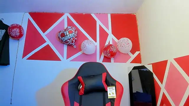 abril onnel online show from February 19, 7:22 pm