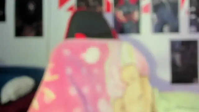 abril onnel online show from April 7, 8:10 pm