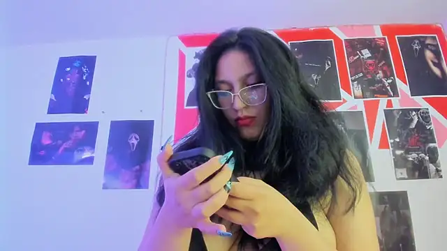 abril onnel online show from April 28, 2:27 am