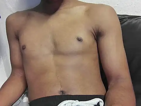 Saadmyy4444 online show from May 6, 11:53 pm