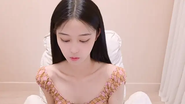 iiiiiiiiiu online show from May 25, 12:37 pm