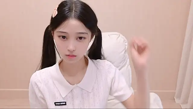iiiiiiiiiu online show from May 11, 2:45 pm