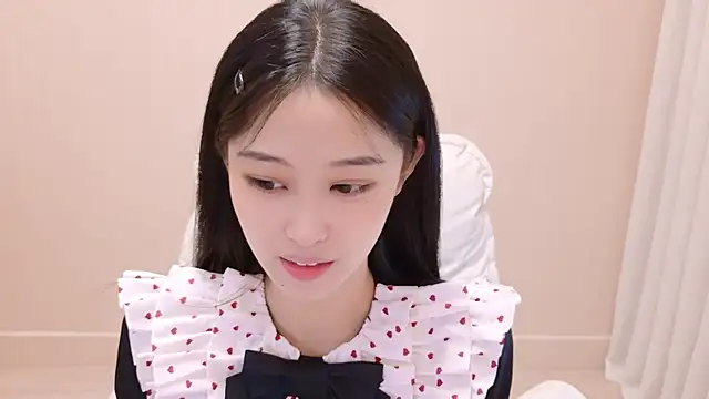 iiiiiiiiiu online show from May 24, 1:44 pm