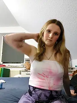 HotAlice69 online show from February 26, 10:54 pm