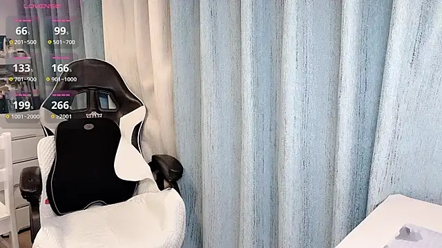 LuLu-lll online show from February 13, 5:46 pm