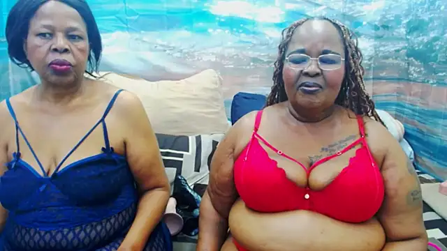 Snapshot of SEXY_MATURExx chatting on June 14, 4:41 pm SEXY MATURExx online show from June 14, 4:41 pm