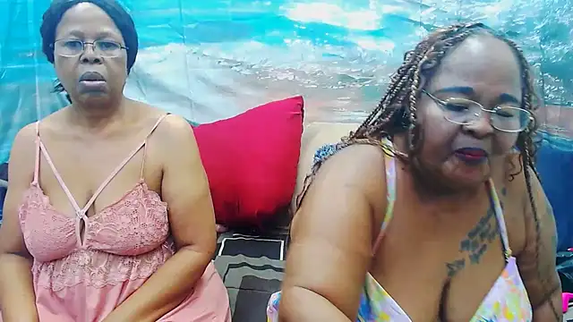 Snapshot of SEXY_MATURExx chatting on June 24, 5:22 pm SEXY MATURExx online show from June 24, 5:22 pm