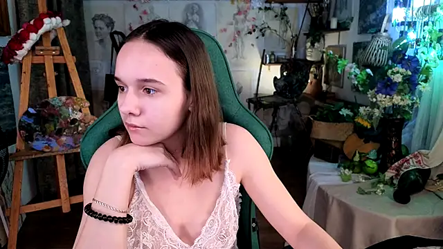 MelissaTravel online show from February 18, 4:14 pm