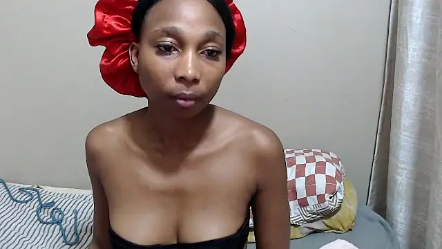 Snapshot of ExtraDoll chatting on February 15, 7:51 am ExtraDoll online show from February 15, 7:51 am