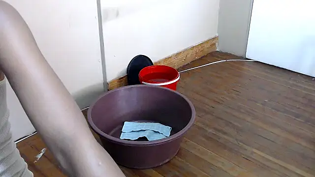 Snapshot of ExtraDoll chatting on February 8, 6:11 am ExtraDoll online show from February 8, 6:11 am