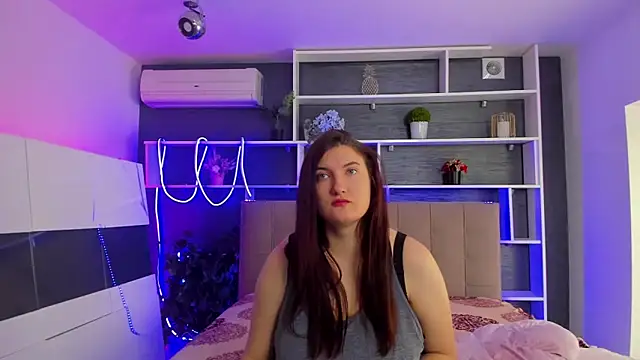 StephieRousee online show from February 5, 6:42 am