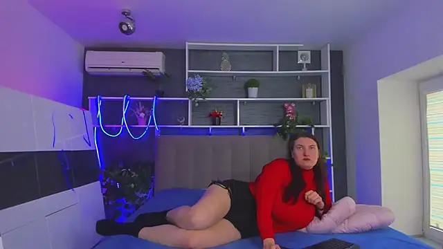 StephieRousee online show from March 19, 6:24 am