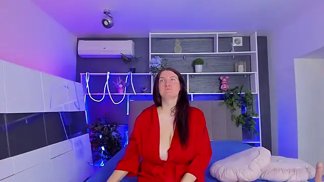 StephieRousee online show from May 7, 5:22 am