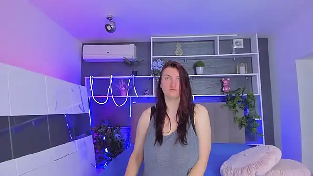 StephieRousee online show from May 8, 5:22 am