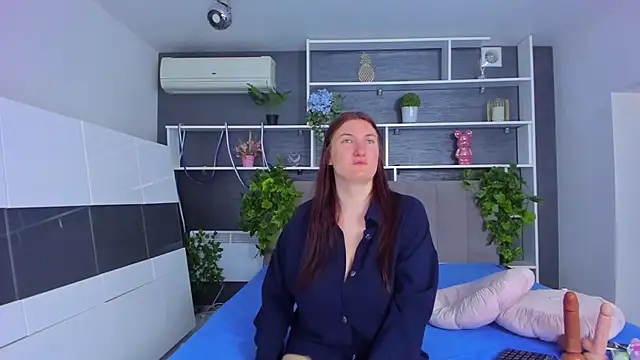 StephieRousee online show from May 22, 5:38 am