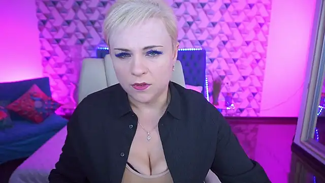 Snapshot of CrystalVibe chatting on May 30, 5:58 am CrystalVibe online show from May 30, 5:58 am