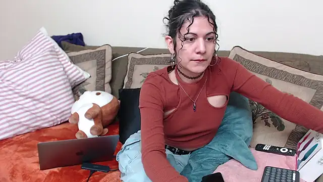 prickly priscilla online show from January 8, 7:03 am