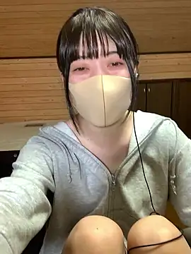 minami room online show from April 9, 1:28 pm