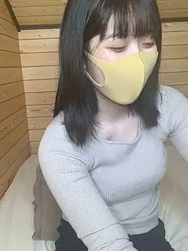 minami room online show from May 10, 1:25 pm