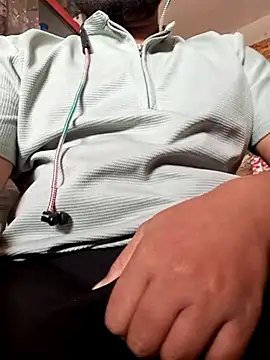 RaiStarrrr0-9 online show from January 10, 6:42 am