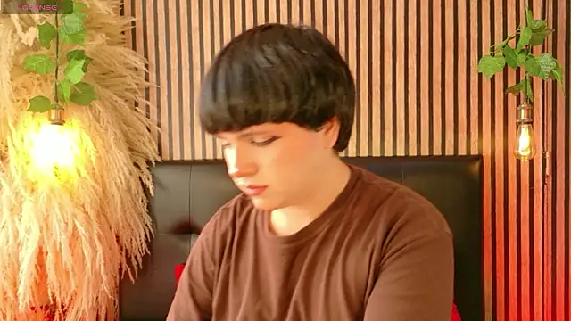 Hiddenhotcake online show from March 3, 6:37 pm