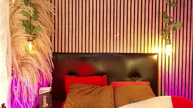 Hiddenhotcake online show from April 14, 7:30 pm