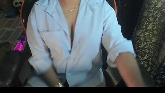 Snapshot of Tannushree chatting on February 28, 5:56 pm Tannushree online show from February 28, 5:56 pm