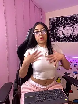 Snapshot of Natsrose chatting on February 26, 3:23 pm Natsrose online show from February 26, 3:23 pm