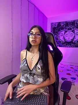 Snapshot of Natsrose chatting on February 21, 1:24 pm Natsrose online show from February 21, 1:24 pm