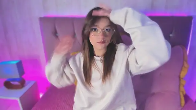 alyy cut3 online show from February 26, 8:09 pm