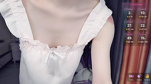 NolanMia online show from May 10, 1:53 am
