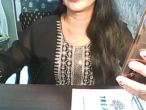 Tara-rathod05 online show from January 10, 3:07 pm