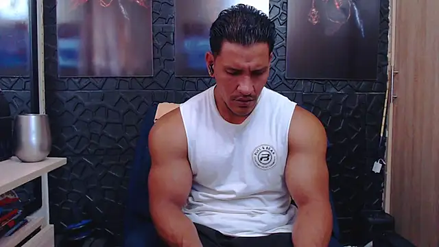 viktor herrera online show from April 17, 5:49 pm