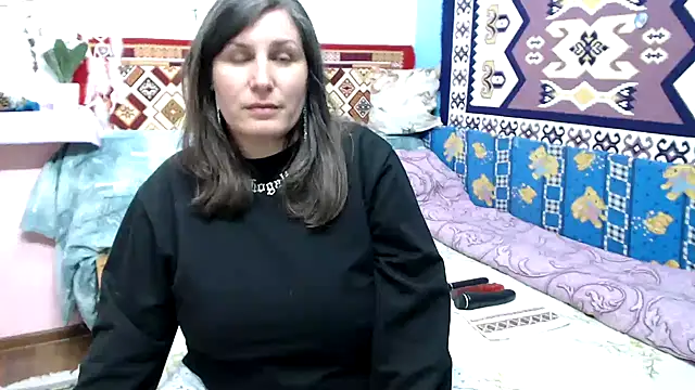 Adelinemilf online show from March 12, 1:04 pm