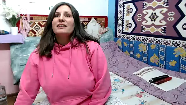 Adelinemilf online show from February 18, 11:50 am