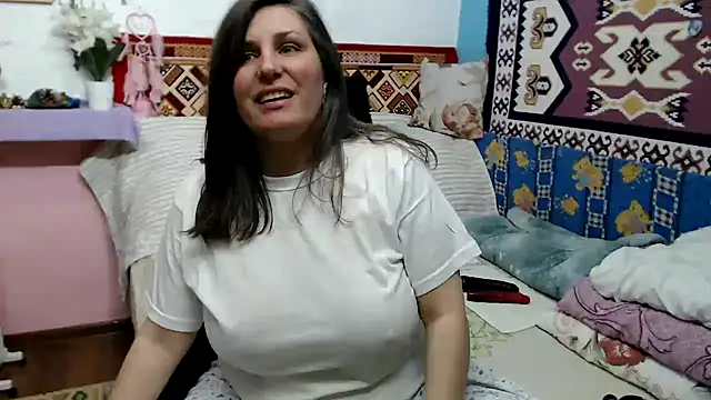 Adelinemilf online show from March 18, 11:57 am