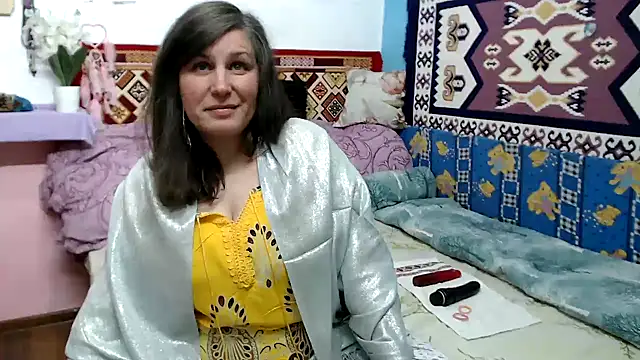 Adelinemilf online show from April 14, 10:31 am