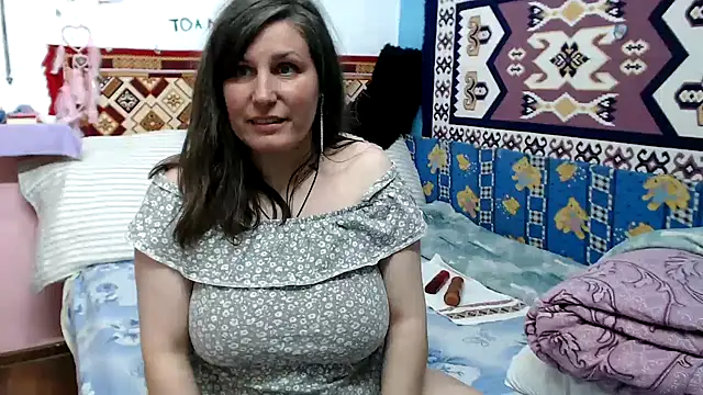 Adelinemilf online show from May 4, 11:57 am