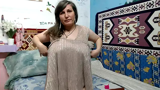 Adelinemilf online show from April 30, 12:34 pm