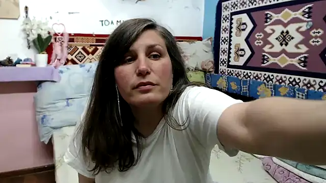 Adelinemilf online show from May 14, 12:24 pm