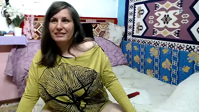 Adelinemilf online show from May 8, 7:34 am