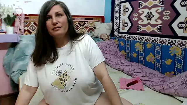 Adelinemilf online show from May 9, 11:13 am