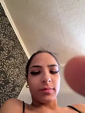 Evelin199 online show from April 10, 9:05 am