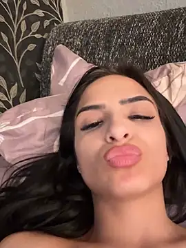 Evelin199 online show from April 19, 6:10 pm