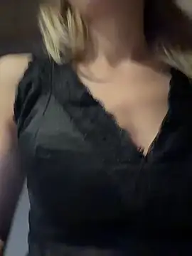 ElenaWhitmore online show from February 9, 11:47 pm