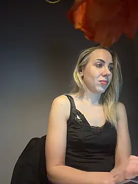 ElenaWhitmore online show from March 19, 10:21 pm